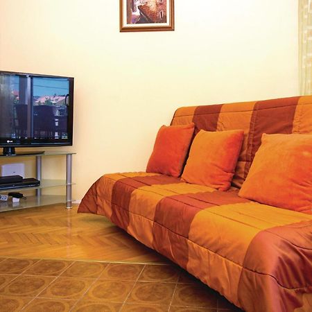Amazing Apartment In Kastel Stafilic With Jacuzzi Kaštela Екстериор снимка