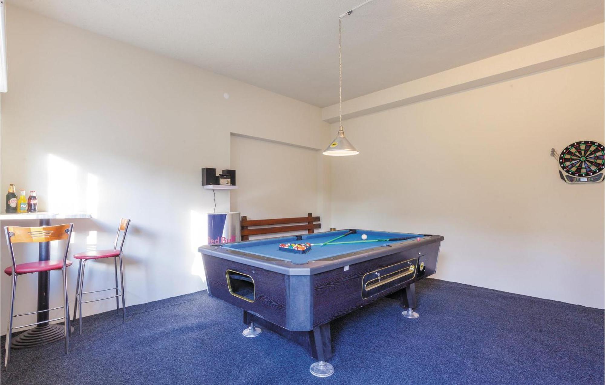 Amazing Apartment In Kastel Stafilic With Jacuzzi Kaštela Екстериор снимка